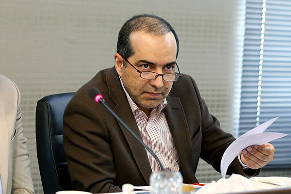 حسین انتظامی خبر از اصلاح نظام‌نامه اکران داد/ تشکر از منتقدان