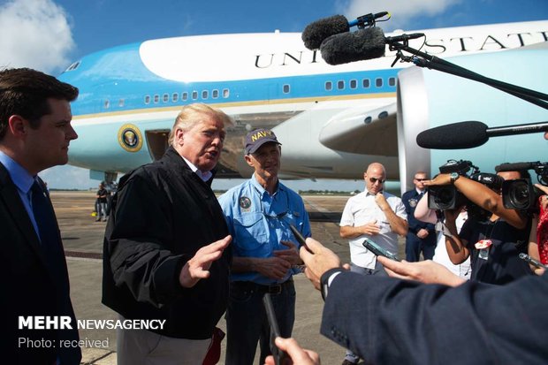بازدید ترامپ از مناطق طوفان زده فلوریدا‎