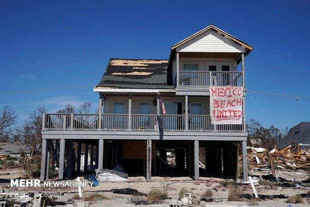 بازدید ترامپ از مناطق طوفان زده فلوریدا‎