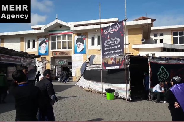 Kafkasyalı İmam Hüseyin aşıkları İran'a giriş yaptı Kafkasyalı İmam Hüseyin aşıkları İran'a giriş yaptı