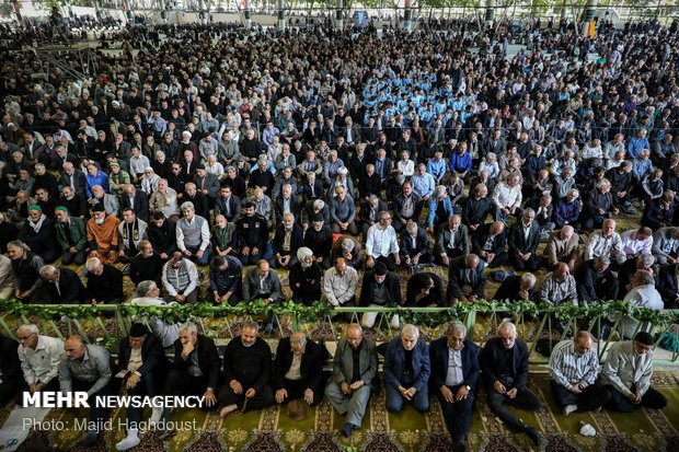 Ayatollah Khatami leads Tehran Friday prayers 