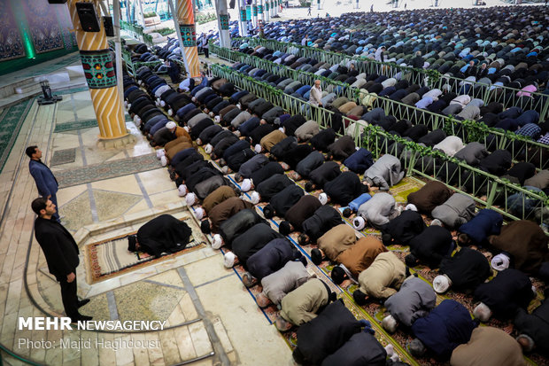 Ayatollah Khatami leads Tehran Friday prayers 