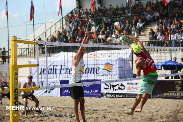 نتایج نخستین روز رقابت های والیبال ساحلی قهرمانی کشور مشخص شد
