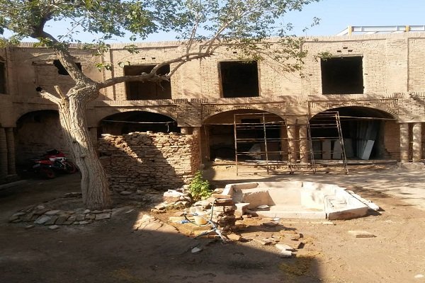 کاروانسرای کوزه گران اسیر ساختمان سازی