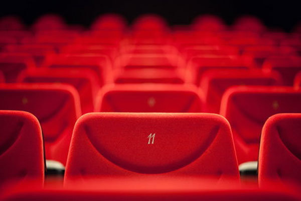 اشغال ۳درصدی سینماها عامل شیوع کرونا است؟/۵۰ میلیون فروش در ۸ماه!