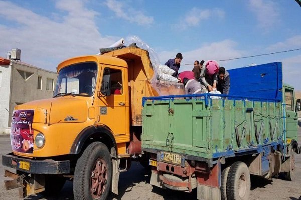 ارسال ۸ تن سیب زمینی و آرد از نهاوند به مرز مهران