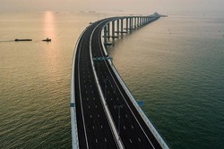 VIDEO: World's largest sea bridge opens in China