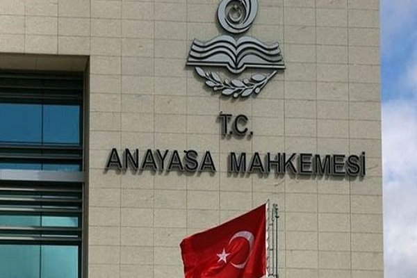 Anayasa Mahkemesi'nden 2 parti hakkında karar