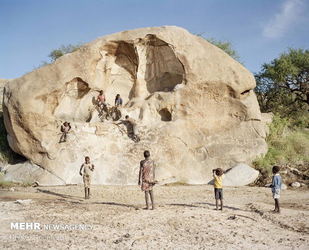 آخر قبيلة صيادة في تنزانيا
