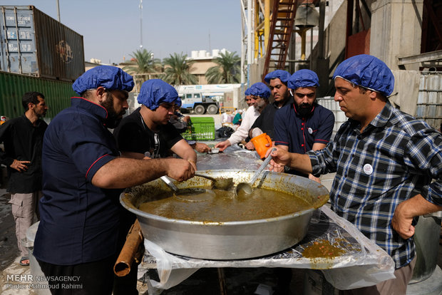 خدمت رسانی به زائران پاکستانی اربعین حسینی در مرز میرجاوه