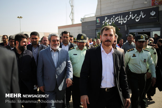 Interior min. visits Iran-Iraq border areas