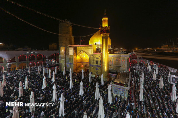 اقامه نماز مغرب در حرم امیر المومنین (ع)