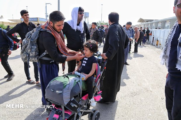 أكثر من مليون و422 الف حالة مرور في منفذ مهران منذ بداية شهر صفر 