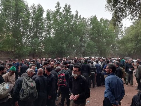 سرگردانی زوار ایرانی برای دریافت ارز در نجف اشرف