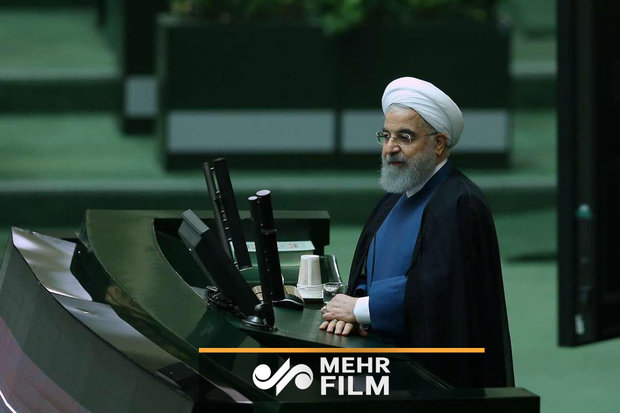 روحانی: با هدایت رهبری و کمک مردم از مشکلات عبور خواهیم کرد