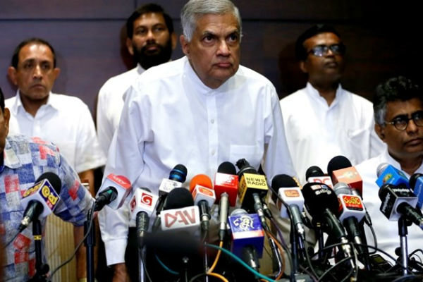 سری لنکا کے صدر نے برطرف وزیر اعظم کو دوبارہ وزیر اعظم منتخب کرلیا