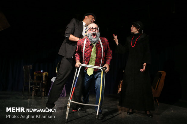 Chekhov's 'The Bear' on stage in Tehran