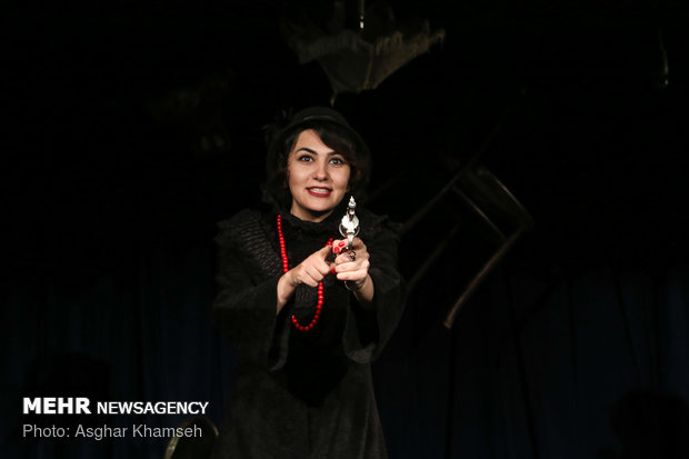 Chekhov's 'The Bear' on stage in Tehran