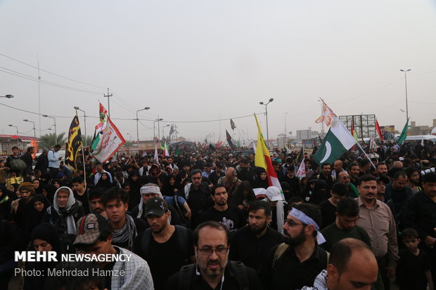 راهپیمایی شیعیان جهان در مسیر کربلا