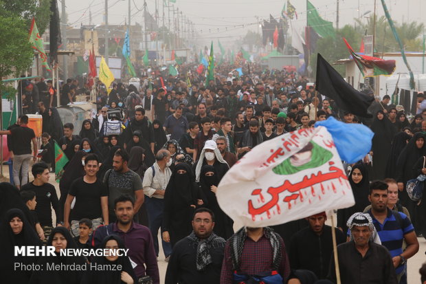 راهپیمایی شیعیان جهان در مسیر کربلا