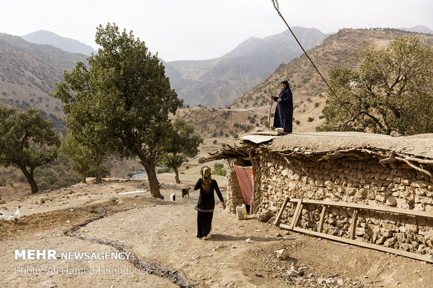 Bakhtiari women in Lorestan