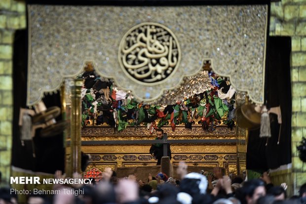 Arbaeen mourners in holy shrine of Hazrat Abbas (AS) 