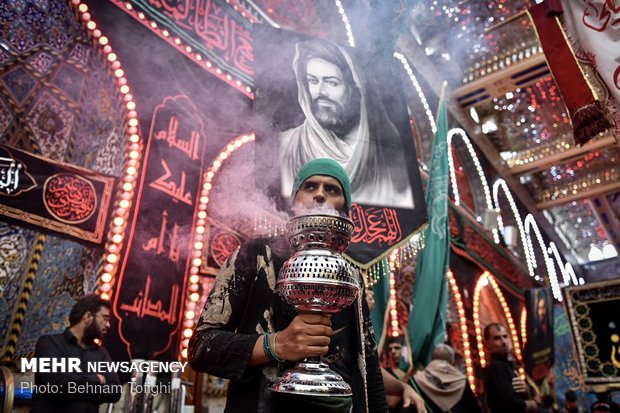 Arbaeen mourners in holy shrine of Hazrat Abbas (AS) 