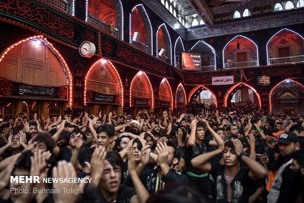 Arbaeen mourners in holy shrine of Hazrat Abbas (AS) 