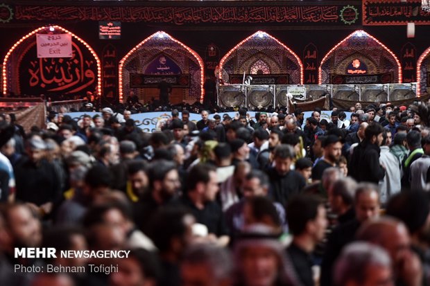 Arbaeen mourners in holy shrine of Hazrat Abbas (AS) 