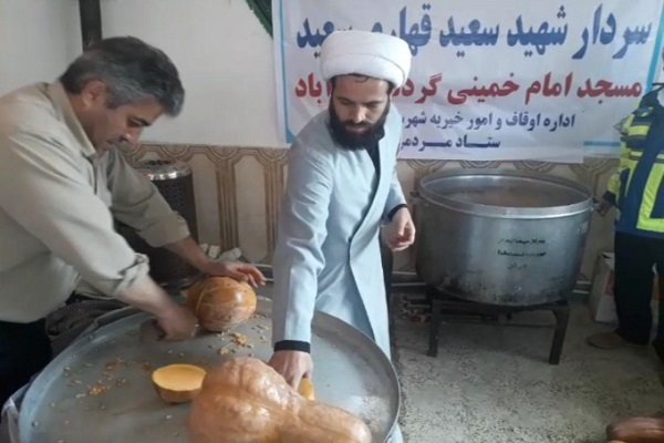 همکاری مبلغان اعزامی به موکب ها در تدارک پذیرایی از زائران