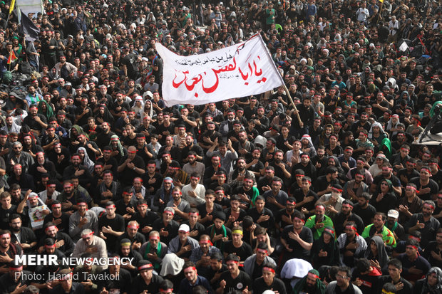 عزاداری هیأت ریحانة الحسین در عمود ۷۸۰