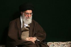 دعاء قائد الثورة الاسلامية باللغة العربية في اختتام مراسم الأربعين /صور