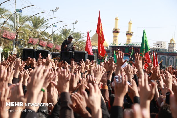 Kerbela zairleri İmam Hüseyin (a.s) Türbesi’nde