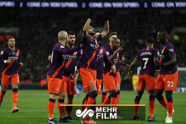 یادبود افراد فقید در مستطیل سبز