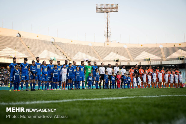 دیدار تیم های استقلال تهران و سایپا