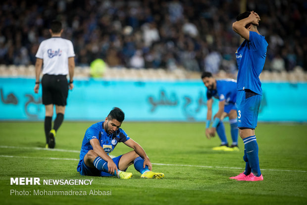 دیدار تیم های استقلال تهران و سایپا