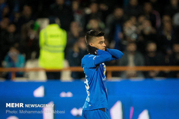 دیدار تیم های استقلال تهران و سایپا