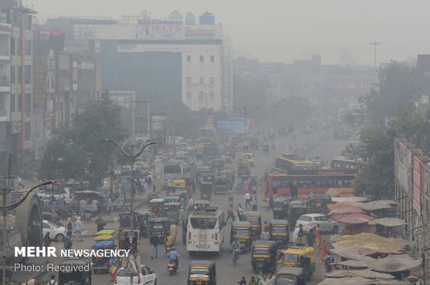 بھارت نے فضائی آلودگی کا ذمہ دار پاکستان اور چين کو قرار دیدیا ہے
