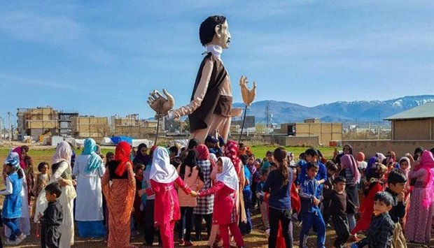 اجرای ویژه برنامه «شادپیمایی عروسکی» در کرمانشاه