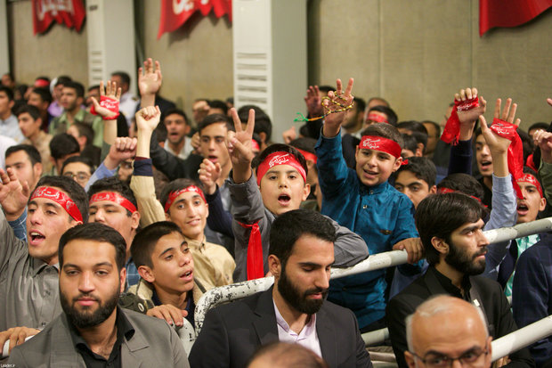 Supreme Leader receives students