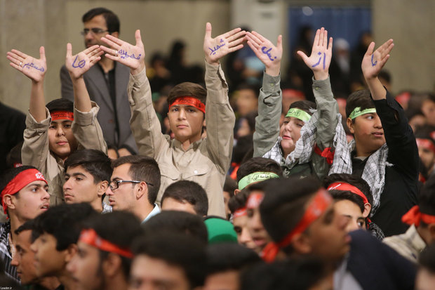 Supreme Leader receives students