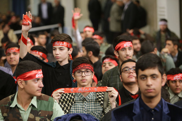 Supreme Leader receives students