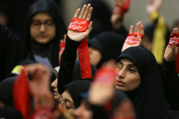 Supreme Leader receives students