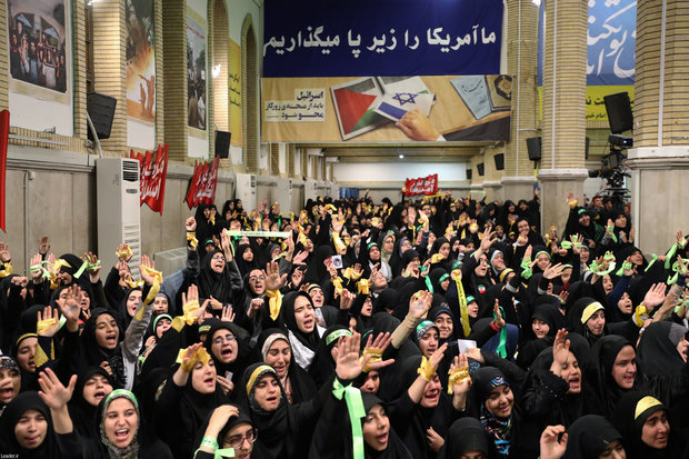 Supreme Leader receives students