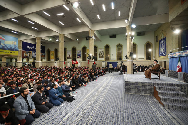 Supreme Leader receives students