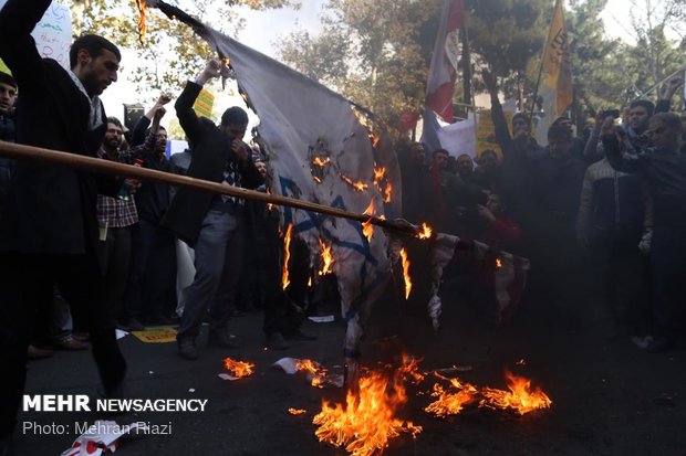 Iranians mark anniversary of US embassy takeover 