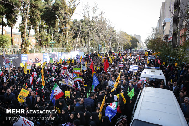 راهپیمایی استکبار ستیزی ۱۳ آبان