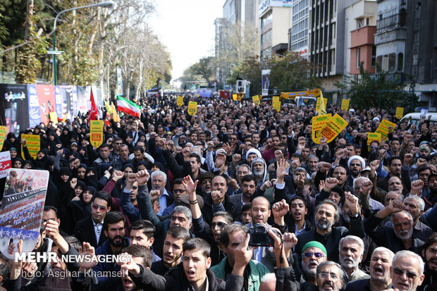 راهپیمایی استکبار ستیزی ۱۳ آبان