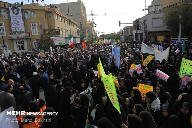 راهپیمایی استکبار ستیزی ۱۳ آبان در قم