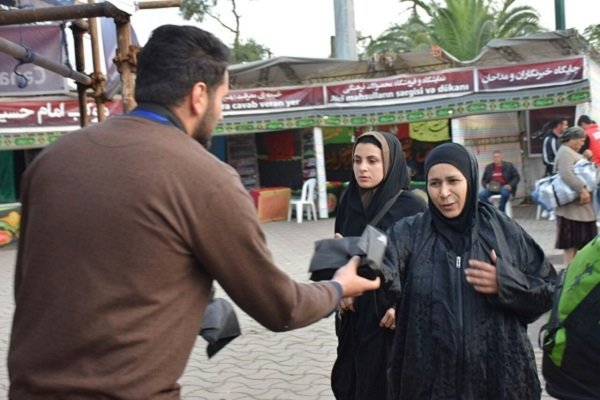 بدرقه زوار خارجی اربعین حسینی (ع) در مرز آستارا